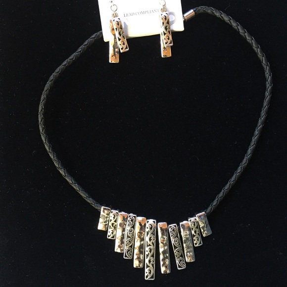 Necklace and earring set - Picture 2 of 3